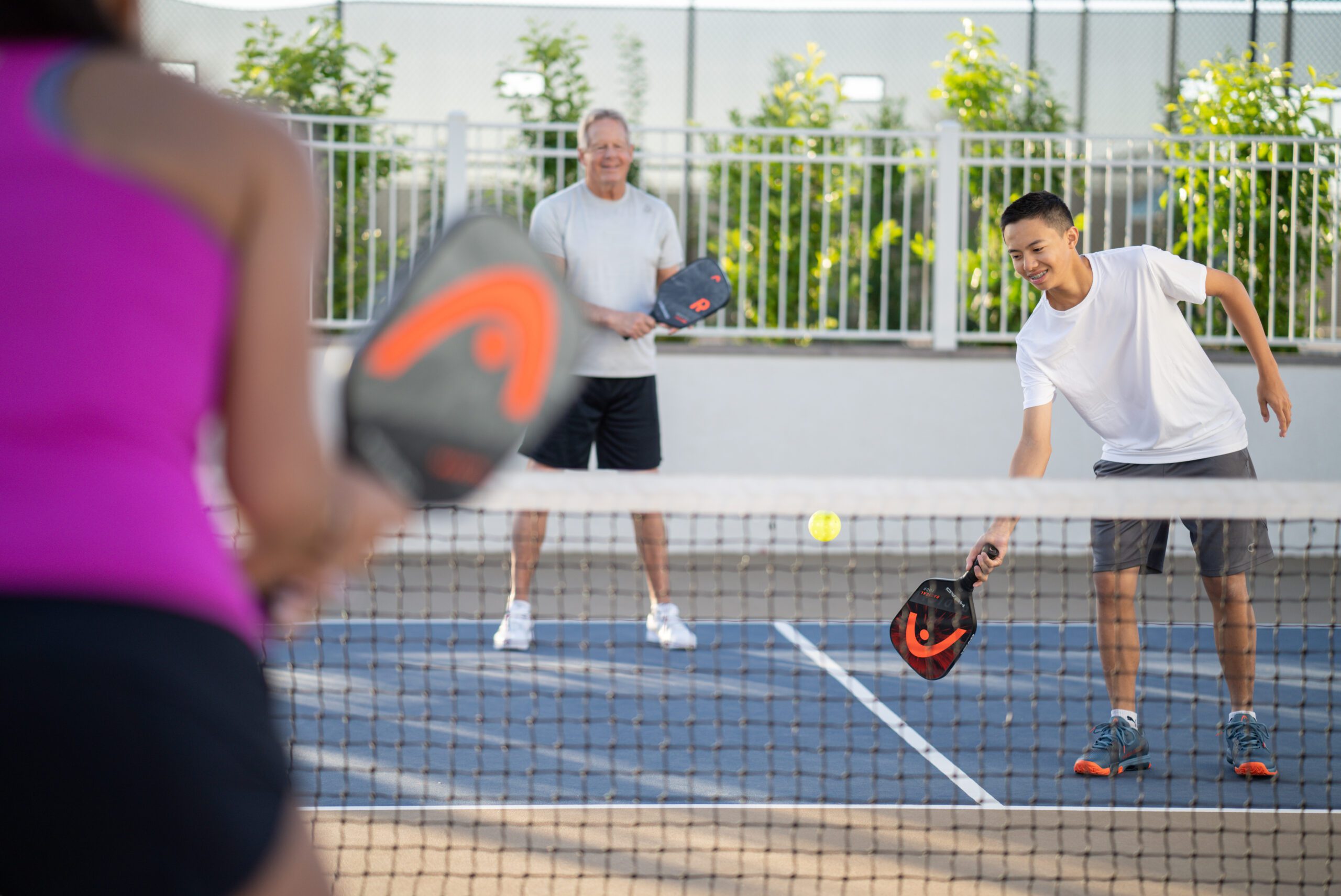 Beginners enjoying a Lemon Pickleball session